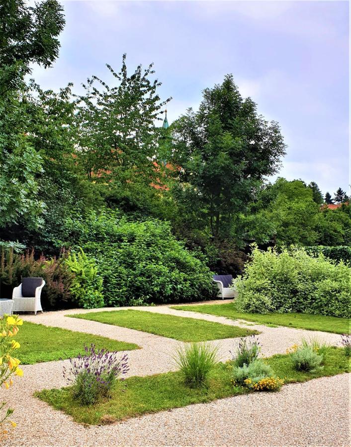 Garden Residence Prague Castle Экстерьер фото