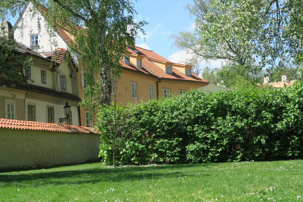 Garden Residence Prague Castle Экстерьер фото